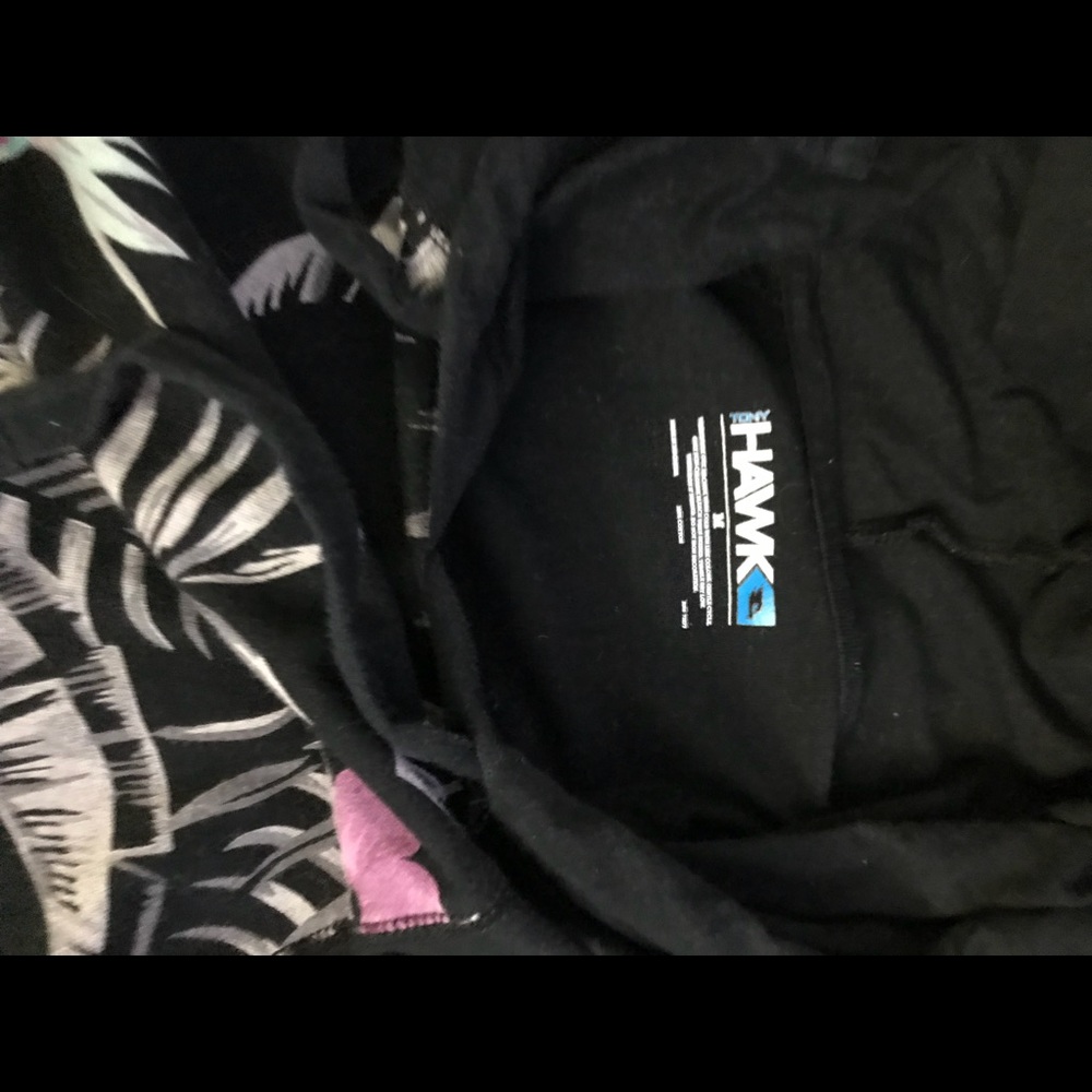 Long sleeve, hooded t-shirt - Picture 2 of 2